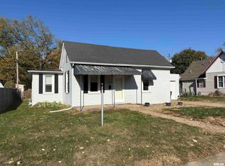 1205 Henrietta St, Pekin, IL 61554