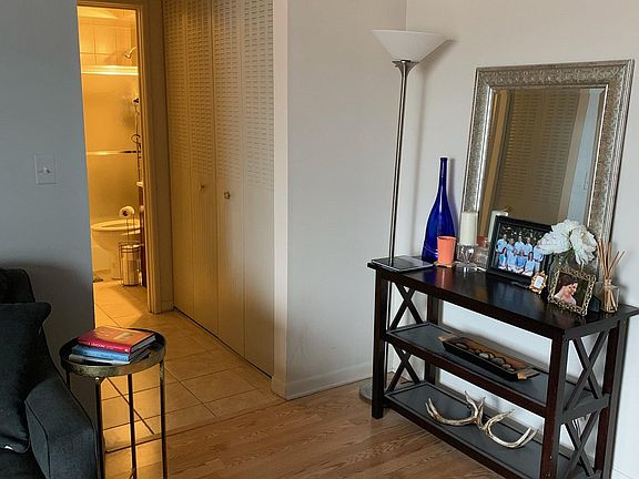 shows wall with furniture