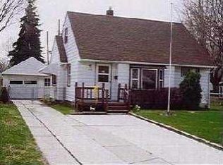 3146 Starr Ave, Oregon, OH 43616