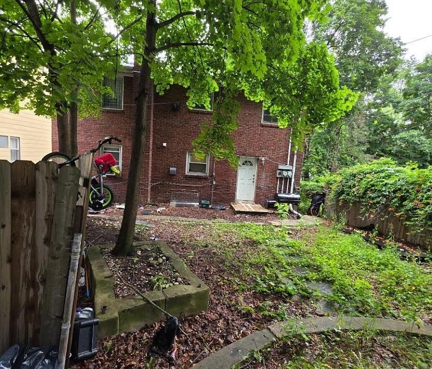 1st image of 24 Chelsea Ave