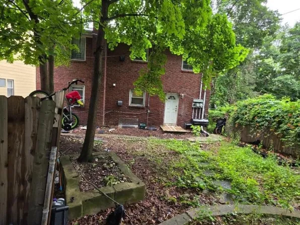 24 Chelsea Ave, East Orange City, NJ 07018