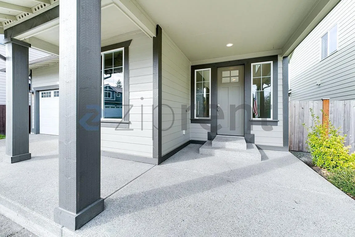 5 bed, 2628 sqft, $3,200 — Photo 3