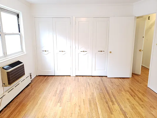 Rented by Astoria Realty | media 10