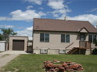 209 5th St NE, Harlowton, MT 59036