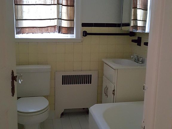 5th image of 4851 Sedgwick St NW