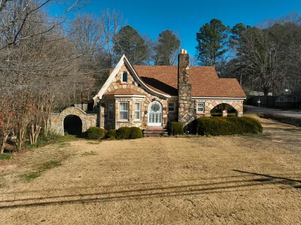480 E Poplar Ave, Selmer, TN 38375