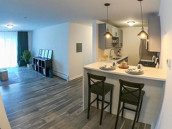 3rd image of 828 McIntosh Ct #14104