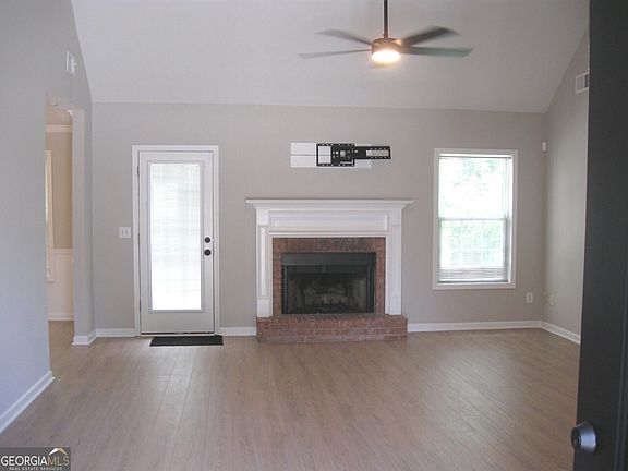 2nd image of 60 Lydia Ct