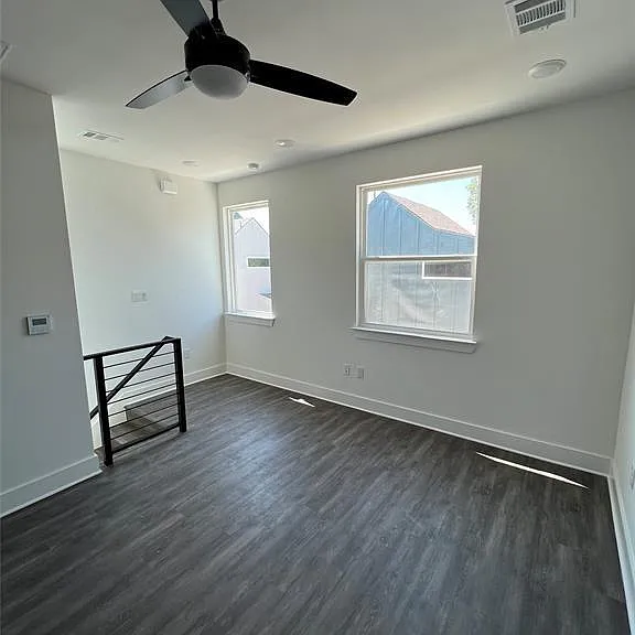 7603 Carver Ave #1-B — Photo 2