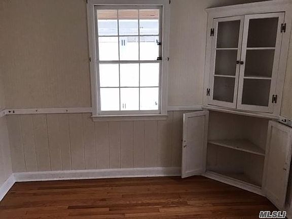 5th image of 2387 Bellmore Ave