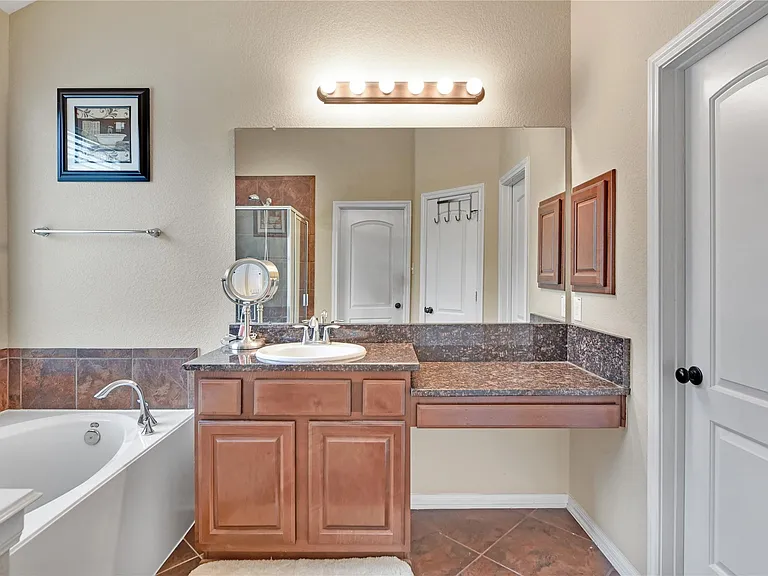 21 Cheswood Manor Dr — Photo 18