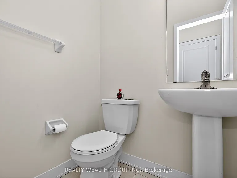 803 Griffin Trl — Photo 16
