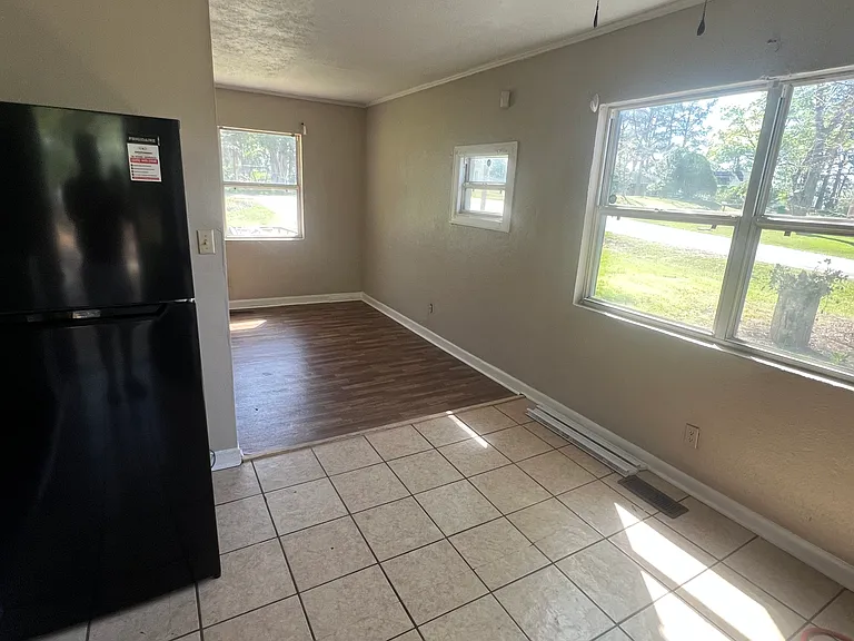 106 W Pinson St — Photo 12