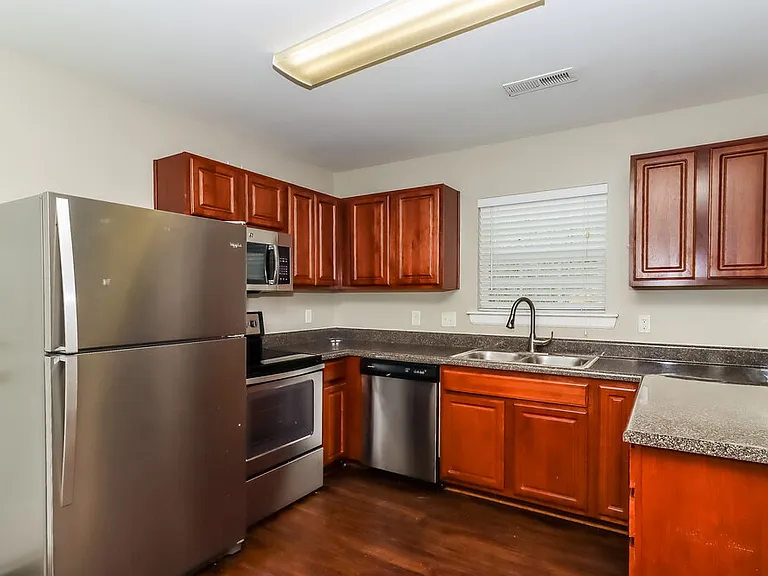 6805 Fawn View Dr — Photo 9