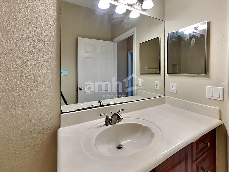 2187 SW Algiers St — Photo 14