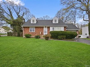 72 Seminole Street, Selden, NY 11784
