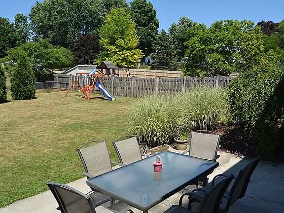 3rd image of 145 Wilson Dr