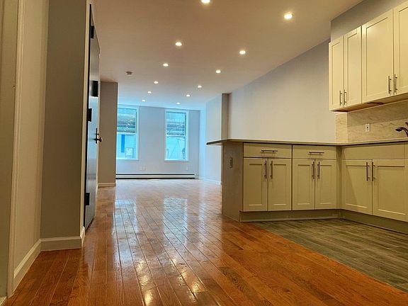5th image of 1477 Myrtle Ave #2A