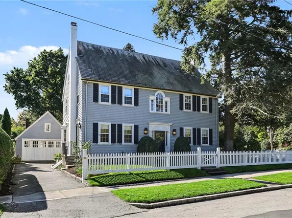 11 Intervale Rd, Providence, RI 02906