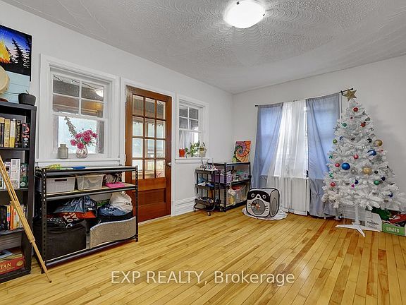 5th image of 108 Lebreton St N
