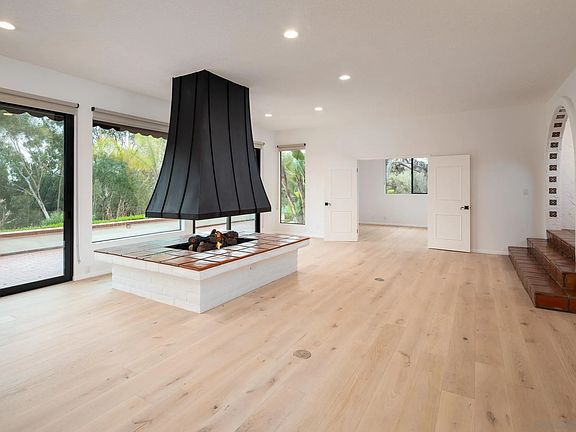 5th image of 5406 Las Palomas