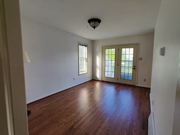 366 Bristol Cir — Photo 11