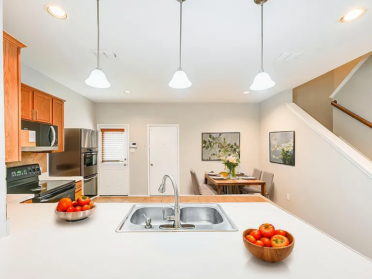 5435 Jacob Dr — Photo 4