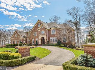 2555 Vale Ridge Ct, Oakton, VA 22124