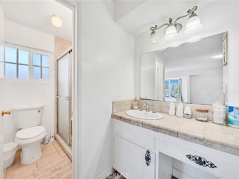 1345 S Jellick Ave — Photo 28