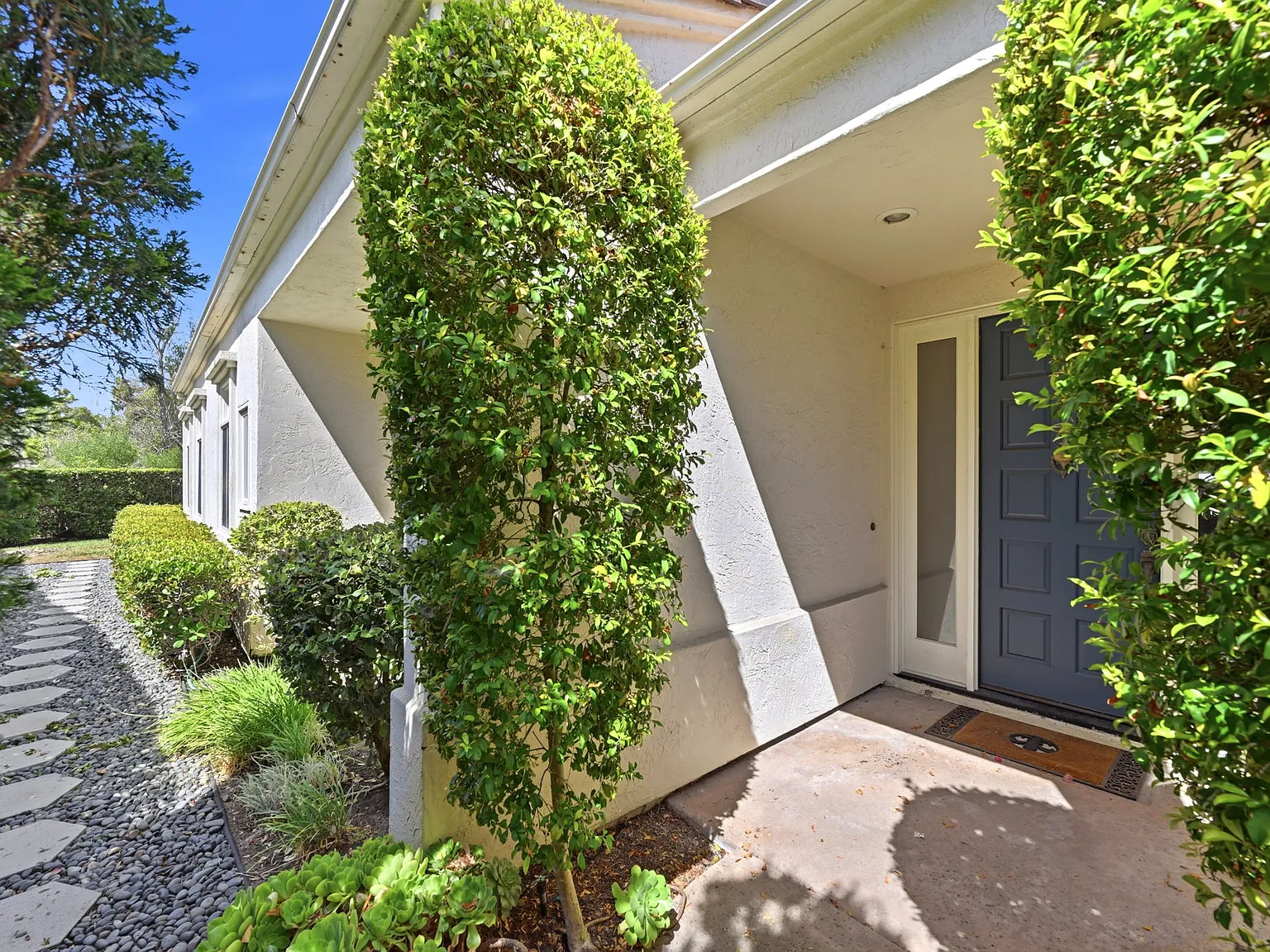 3 bed, 3358 sqft, $5,700 — Photo 3