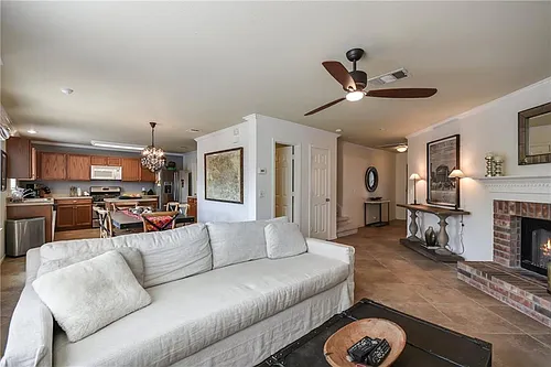 2206 John Tee Dr Photo 1