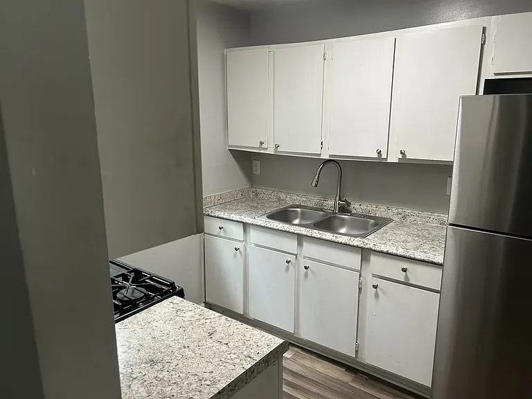 821 W Edgemont Ave — Photo 3
