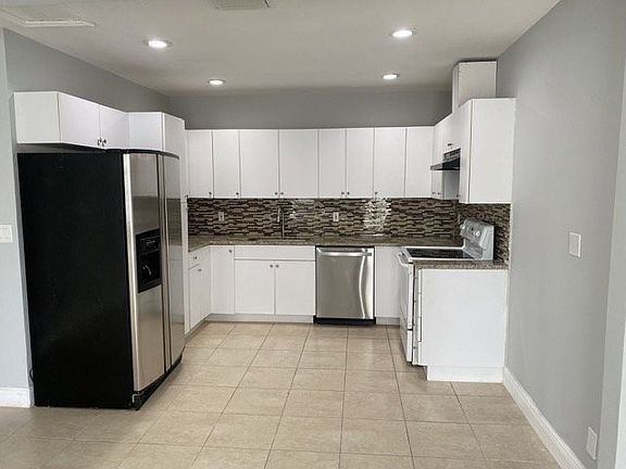 3rd image of 2911 NW 29th Ter