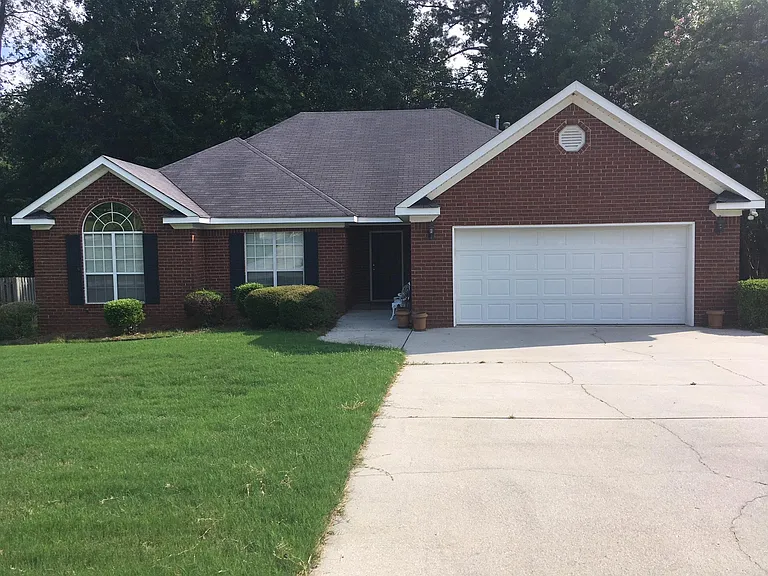 317 Farmington Dr W — Photo 16