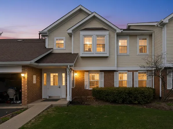221 Norfolk Ct APT 3, Roselle, IL 60172