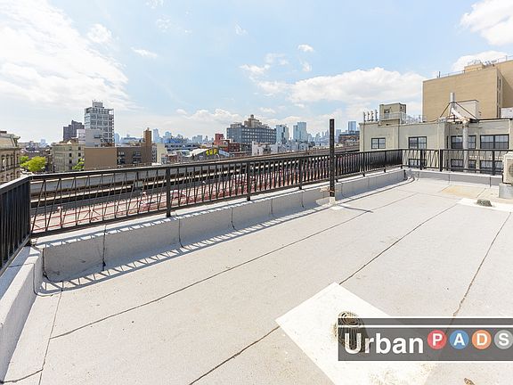 5th image of 378 Bedford Ave #3R