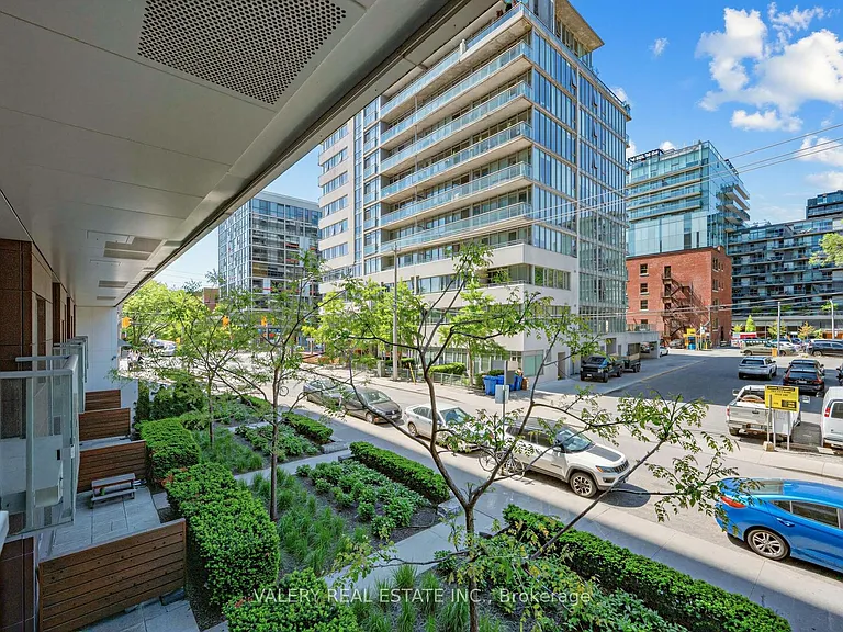 39 Niagara St #125 — Photo 22