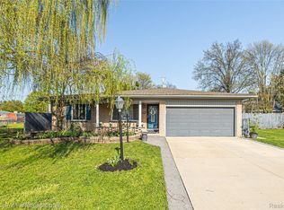 38106 Rockhill St, Clinton Township, MI 48036