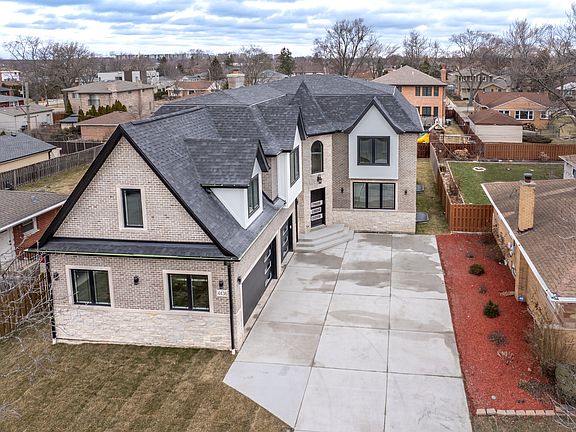 2nd image of 4436 N Redwood Dr