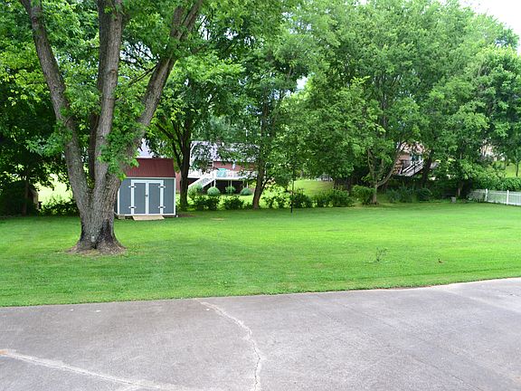 5th image of 1772 Theresa Dr