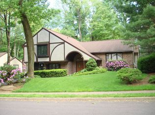 940 Edgewood Ln, Feasterville Trevose, PA 19053