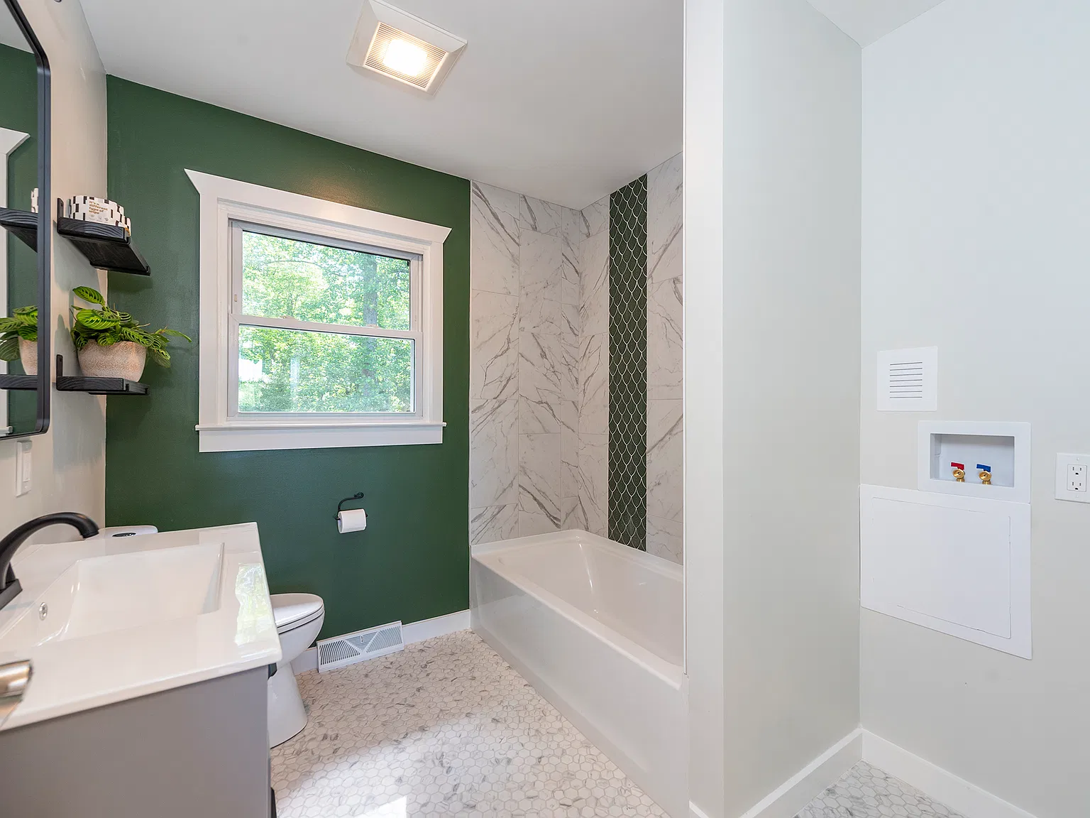 3 bed, 1000 sqft, $2,400 — Photo 4