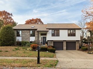 208 Kenrich Dr, Coraopolis, PA