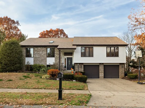 208 Kenrich Dr, Coraopolis, PA 15108