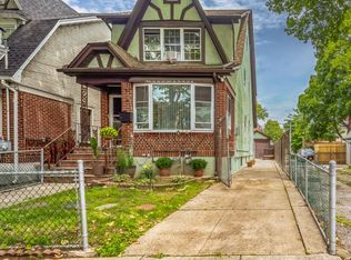 8323 160th St, Jamaica, NY 11432