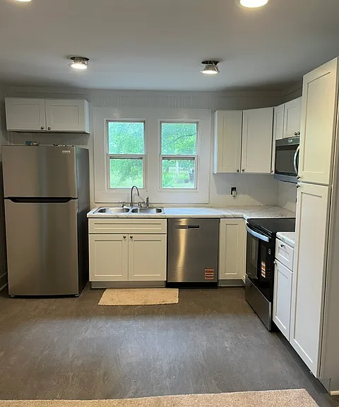 5653 Shaw Hwy — Photo 3