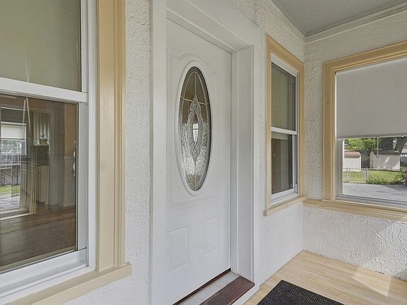 3rd image of 174 Willard St