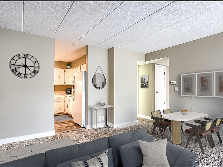 Meadowlark Apts — Photo 2
