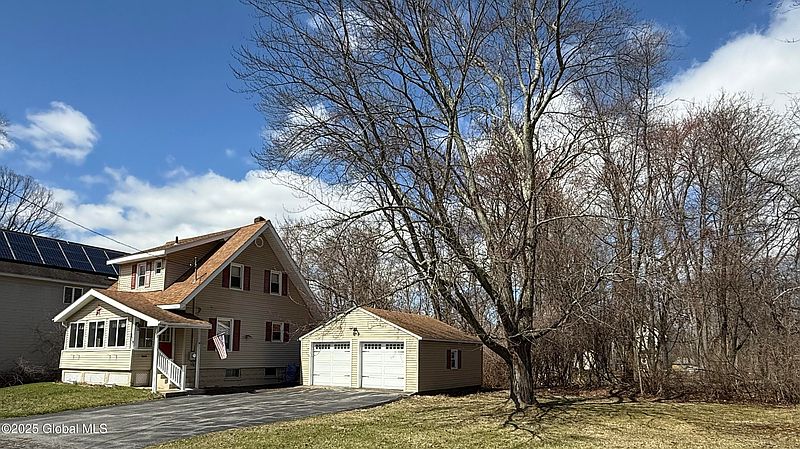 3rd image of 179 Lorraine Avenue