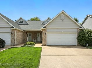 207 Huntington Ct, Shorewood, IL
